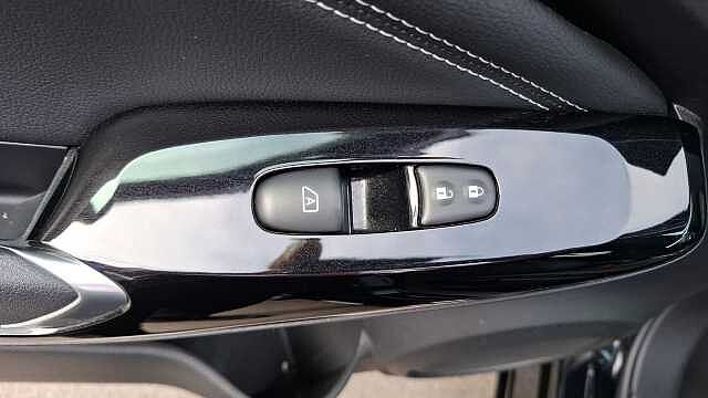 Nissan Juke 1.6 Tekna SUV 5dr Petrol Hybrid Auto Euro 6 (143 ps)