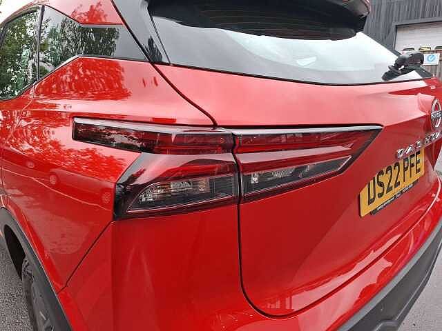 Nissan Qashqai 1.3 DIG-T MHEV Acenta Premium SUV 5dr Petrol Hybrid XTRON Euro 6 (s/s) (158 ps)