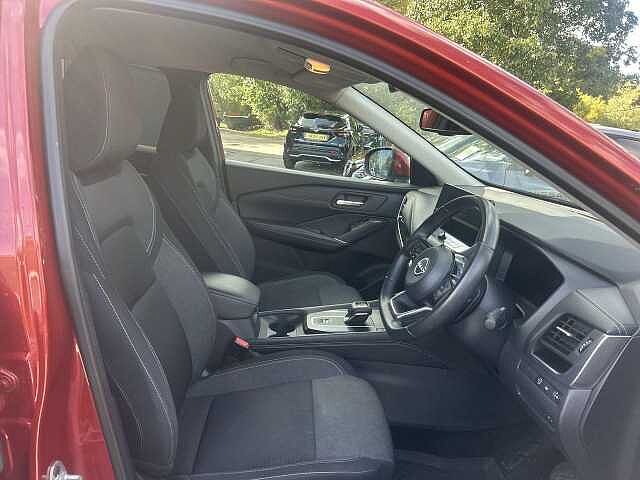 Nissan Qashqai 1.3 DIG-T MHEV N-Connecta SUV 5dr Petrol Hybrid XTRON Euro 6 (s/s) (158 ps)