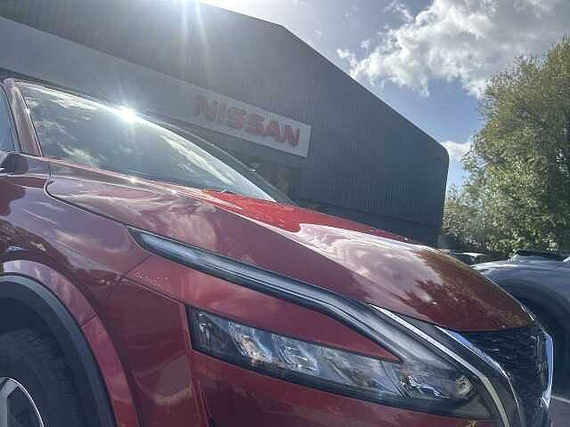 Nissan Qashqai 1.3 DIG-T MHEV N-Connecta SUV 5dr Petrol Hybrid XTRON Euro 6 (s/s) (158 ps)