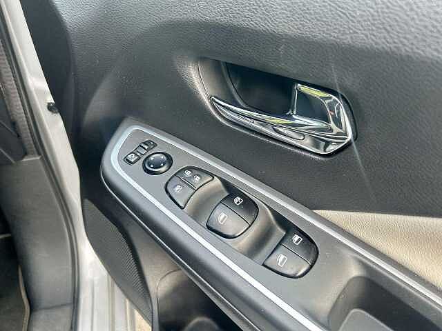 Nissan Micra 1.0 IG-T Tekna Hatchback 5dr Petrol XTRON Euro 6 (s/s) (92 ps)