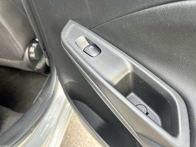 Nissan Micra 1.0 IG-T Tekna Hatchback 5dr Petrol XTRON Euro 6 (s/s) (92 ps)