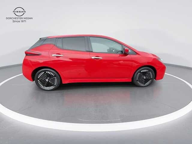 Nissan Leaf 39kWh Tekna Hatchback 5dr Electric Auto (150 ps)