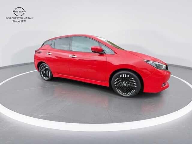 Nissan Leaf 39kWh Tekna Hatchback 5dr Electric Auto (150 ps)