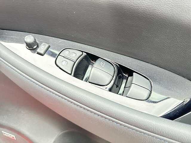 Nissan Leaf 39kWh Tekna Hatchback 5dr Electric Auto (150 ps)