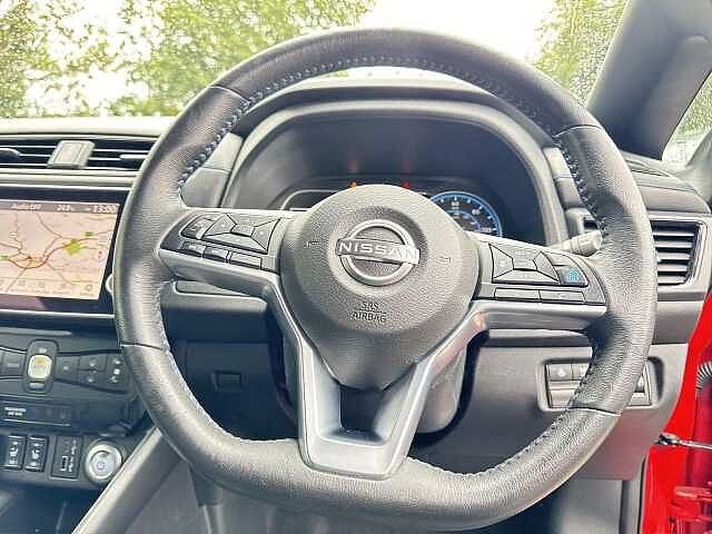 Nissan Leaf 39kWh Tekna Hatchback 5dr Electric Auto (150 ps)