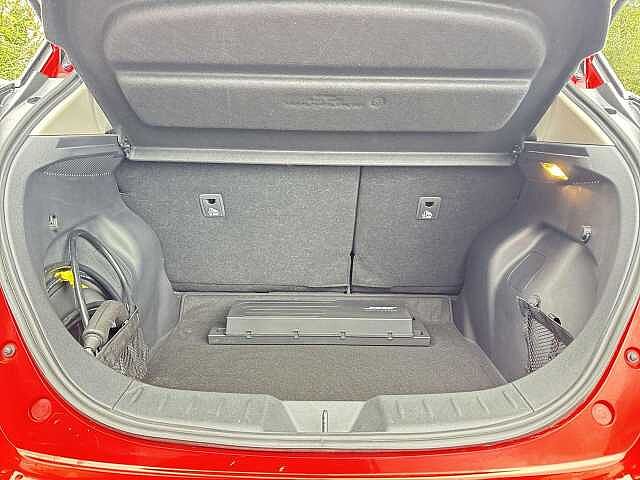 Nissan Leaf 39kWh Tekna Hatchback 5dr Electric Auto (150 ps)