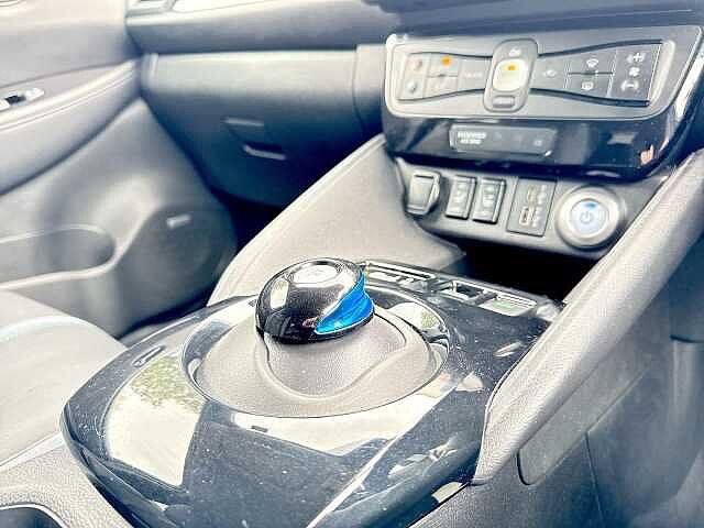 Nissan Leaf 39kWh Tekna Hatchback 5dr Electric Auto (150 ps)