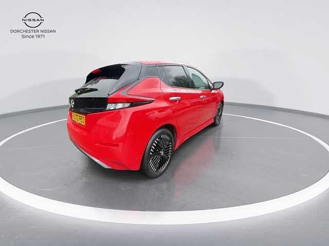 Nissan Leaf 39kWh Tekna Hatchback 5dr Electric Auto (150 ps)