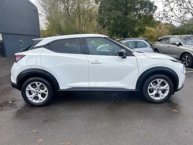 Nissan Juke 1.0 DIG-T N-Connecta SUV 5dr Petrol Manual Euro 6 (s/s) (114 ps)