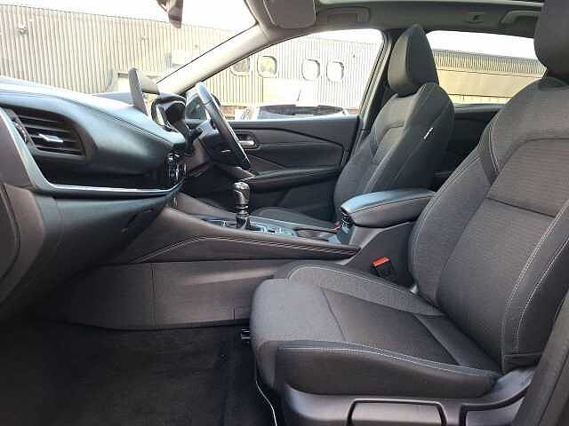 Nissan Qashqai 1.3 DIG-T MHEV N-Connecta SUV 5dr Petrol Hybrid Manual Euro 6 (s/s) (140 ps)