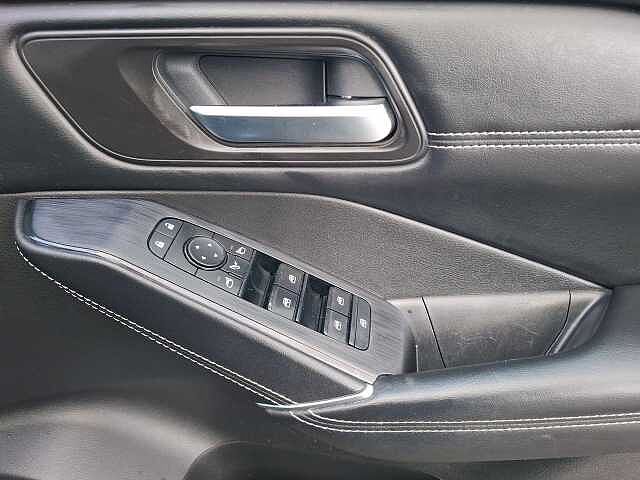 Nissan Qashqai 1.3 DIG-T MHEV N-Connecta SUV 5dr Petrol Hybrid Manual Euro 6 (s/s) (140 ps)