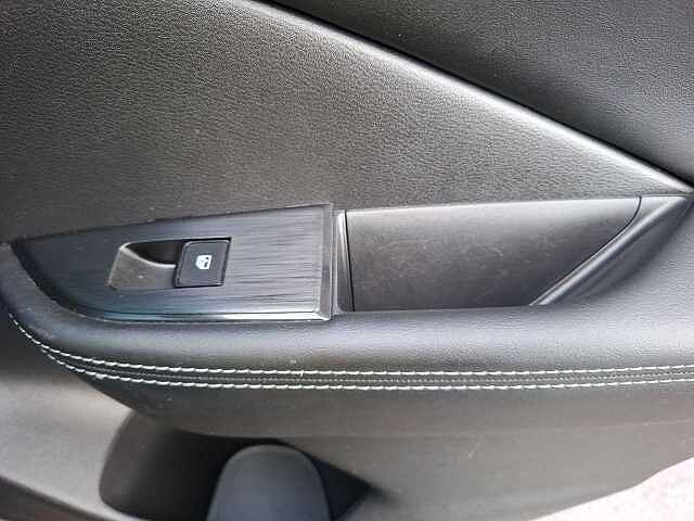 Nissan Qashqai 1.3 DIG-T MHEV N-Connecta SUV 5dr Petrol Hybrid Manual Euro 6 (s/s) (140 ps)