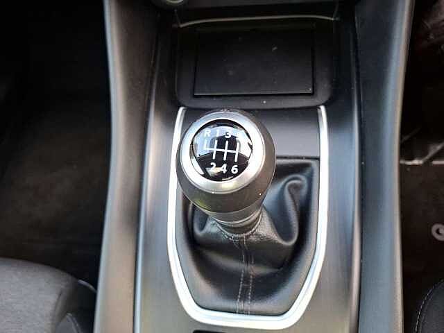 Nissan Qashqai 1.3 DIG-T MHEV N-Connecta SUV 5dr Petrol Hybrid Manual Euro 6 (s/s) (140 ps)