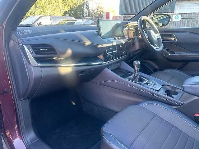 Nissan Qashqai 1.3 DIG-T MHEV Tekna SUV 5dr Petrol Hybrid Manual Euro 6 (s/s) (140 ps)