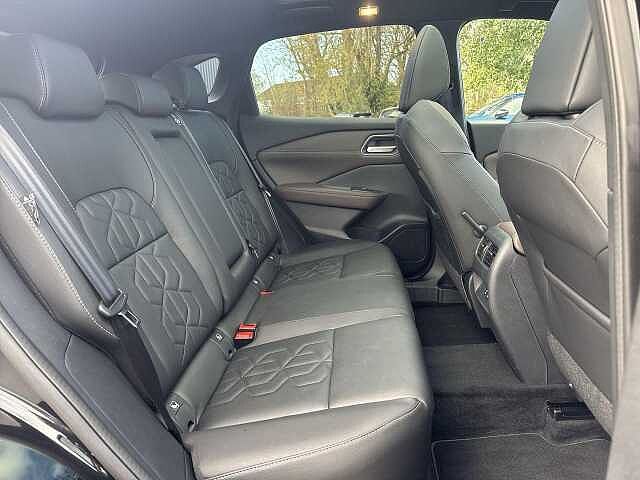 Nissan Qashqai 1.3 DIG-T MHEV Tekna SUV 5dr Petrol Hybrid Manual Euro 6 (s/s) (140 ps)