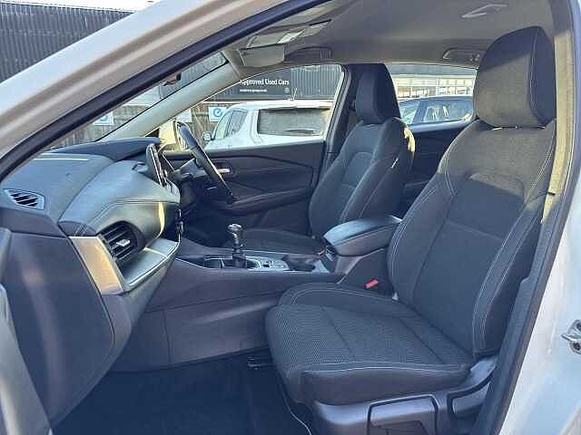 Nissan Qashqai 1.3 DIG-T MHEV Acenta Premium SUV 5dr Petrol Hybrid Manual Euro 6 (s/s) (140 ps)