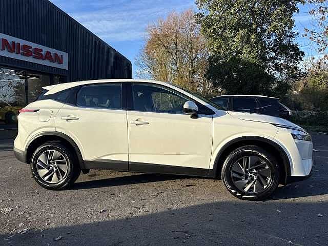Nissan Qashqai 1.3 DIG-T MHEV Acenta Premium SUV 5dr Petrol Hybrid Manual Euro 6 (s/s) (140 ps)